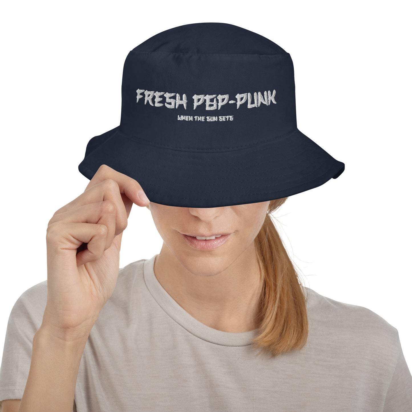 FRESH POP-PUNK BUCKET HAT
